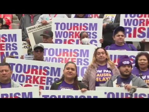 Raising minimum wage for LA's tourism workers