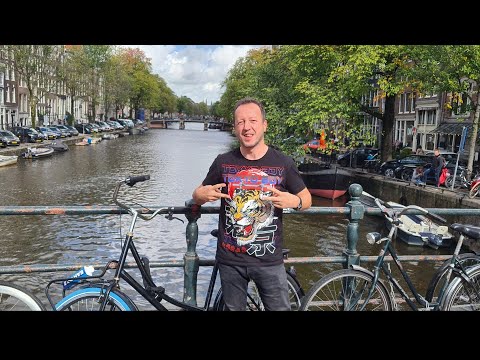 T-Shirt Weather of Amsterdam in October (Maybe) #amsterdam