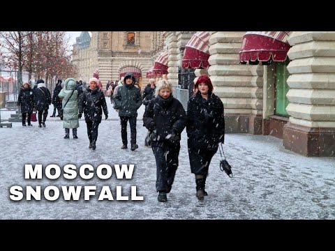Walking in Red Square & GUM Shopping Mall in Winter